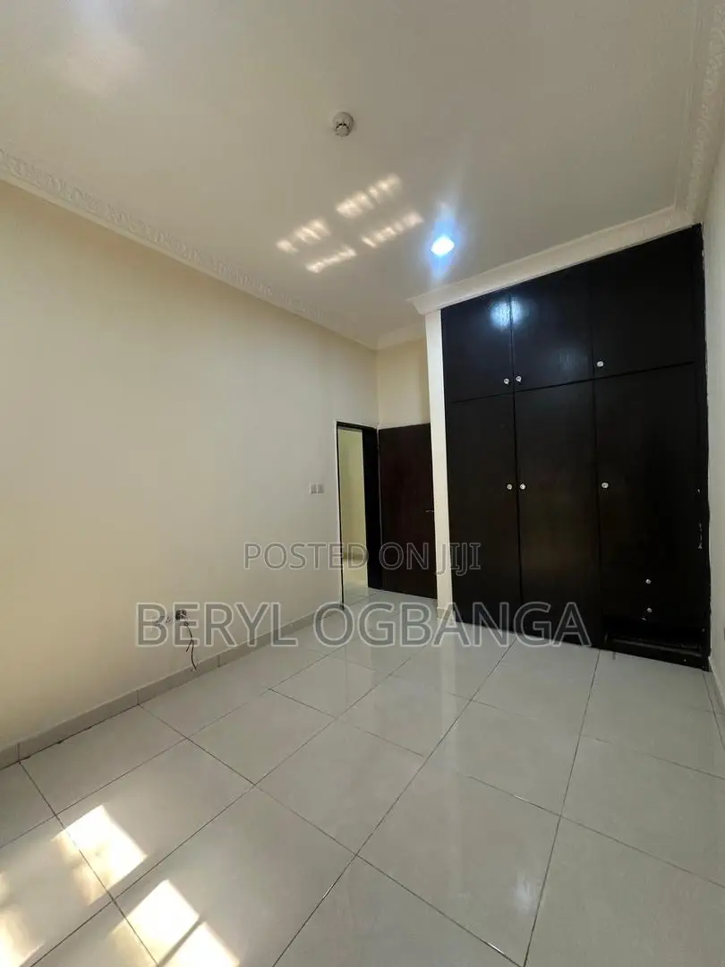 3bdrm Apartment in Chevron for rent