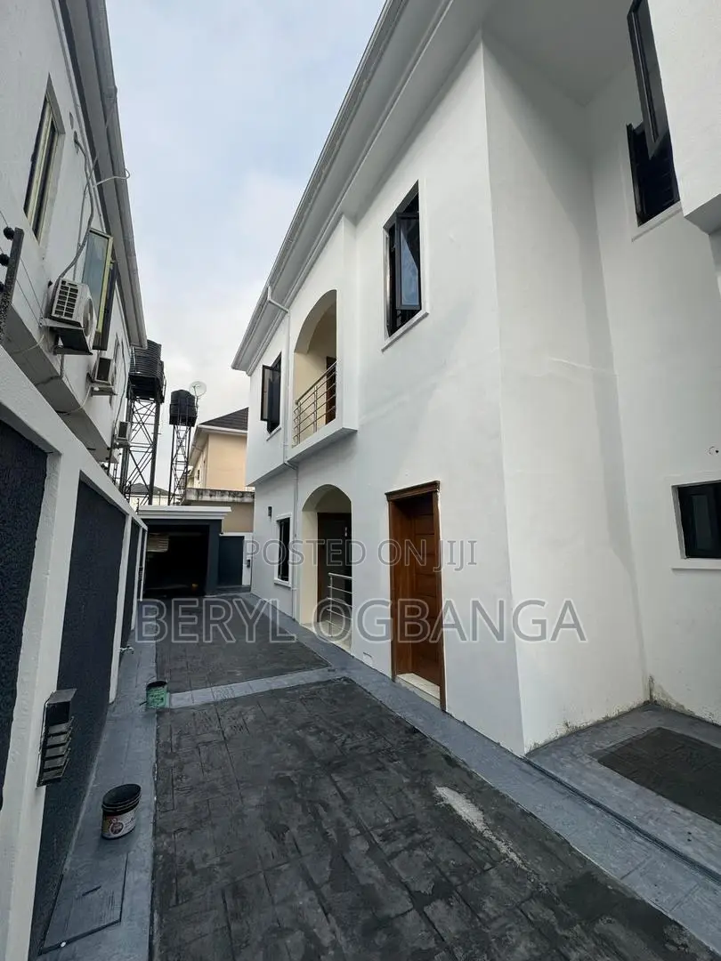 3bdrm Apartment in Chevron for rent
