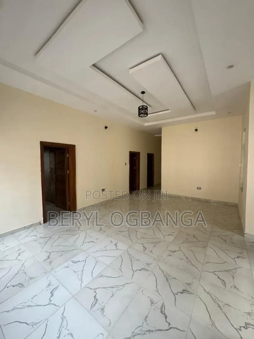 3bdrm Apartment in Chevron for rent