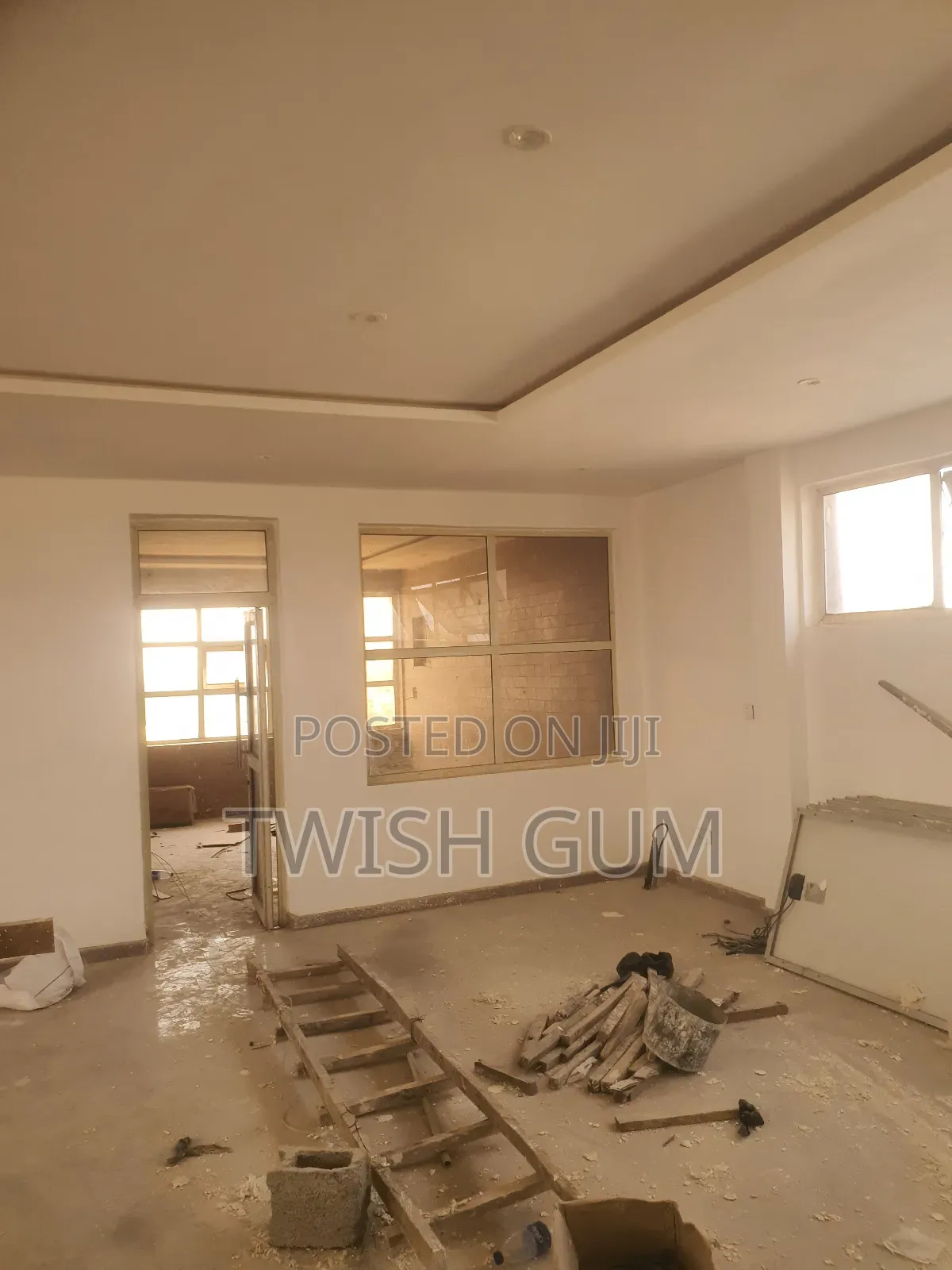 To Let=Pent House (120sqm)