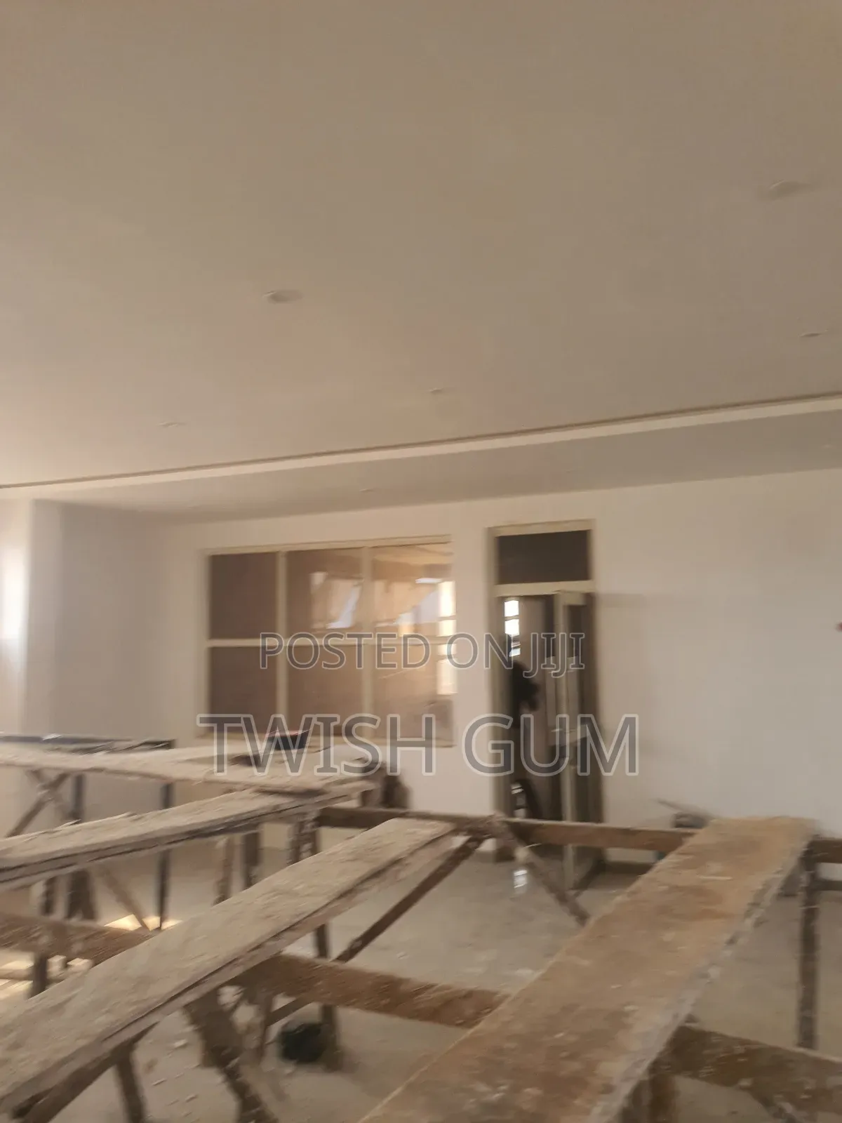 To Let=Pent House (120sqm)