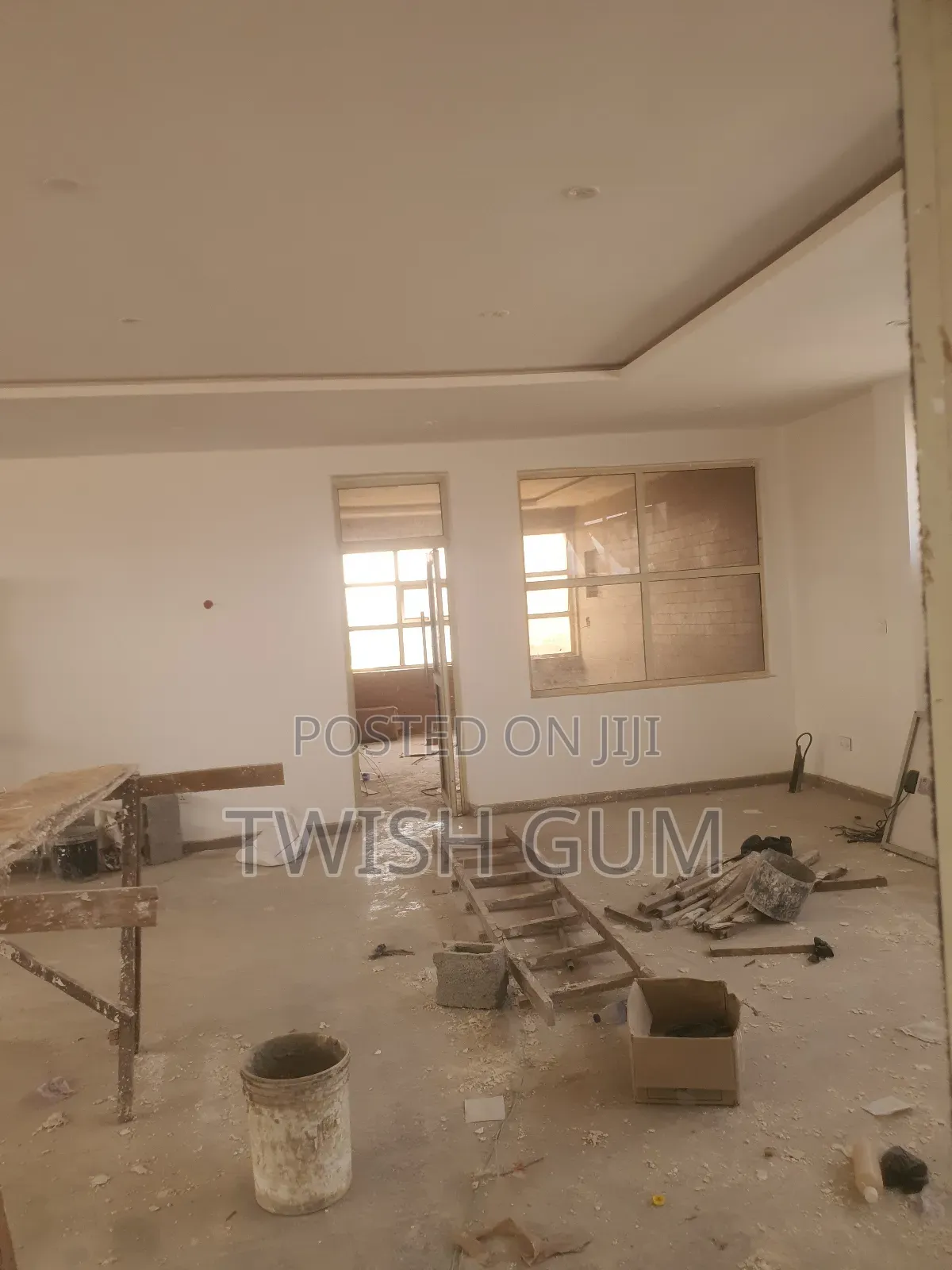 To Let=Pent House (120sqm)