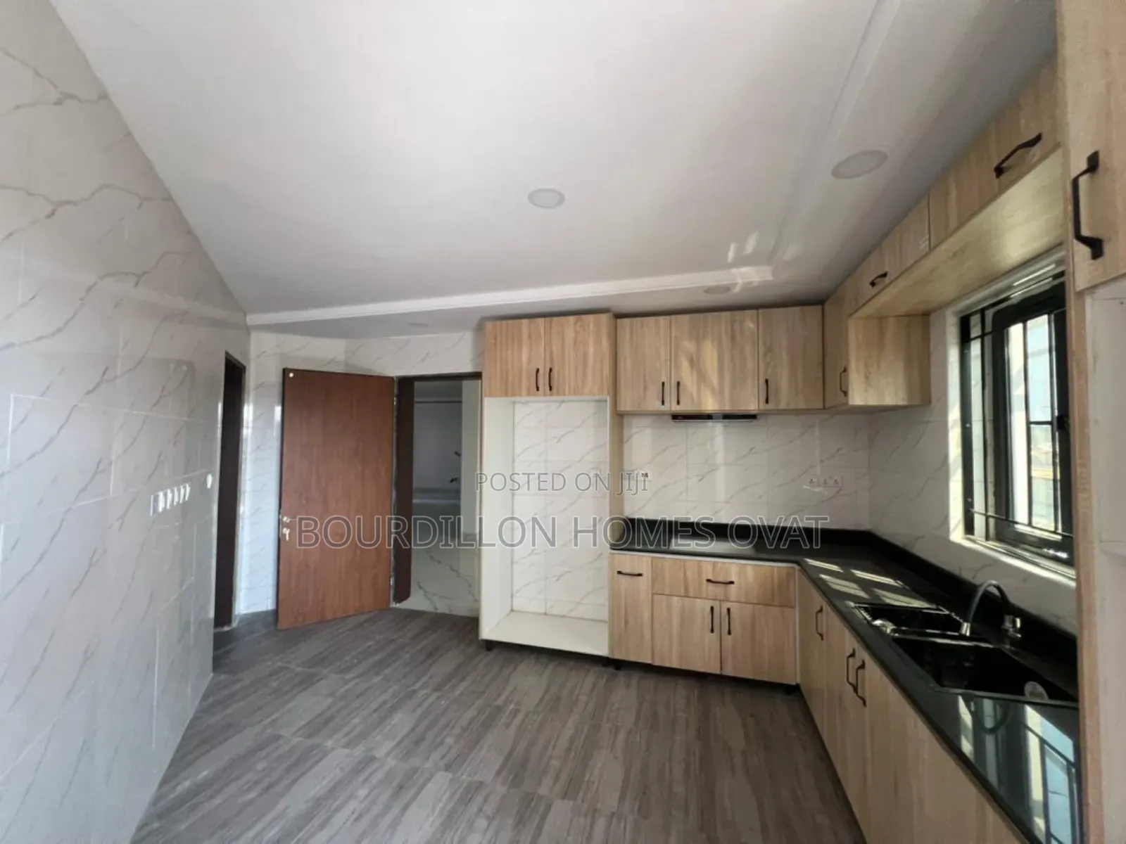 3bdrm Apartment in Lekki Phase 1 Lagos for rent