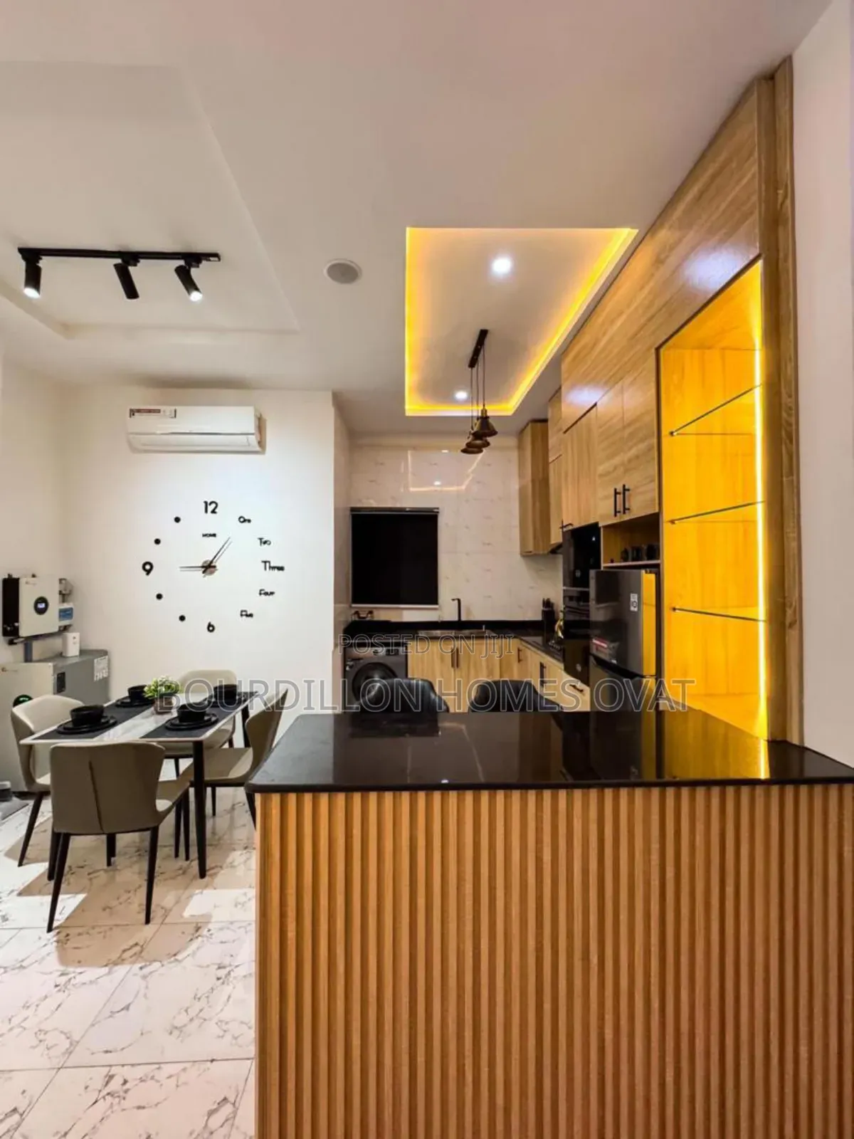 2bdrm Apartment in Lekki Phase 1 for rent