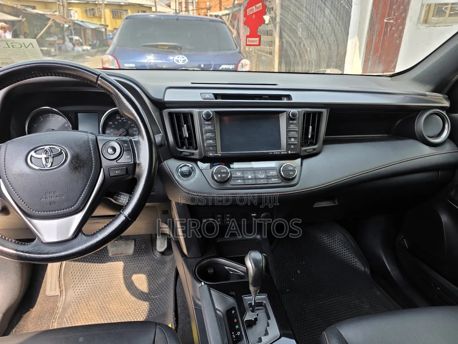 Toyota RAV4 SE AWD (2.5L 4cyl 6A) 2016 White