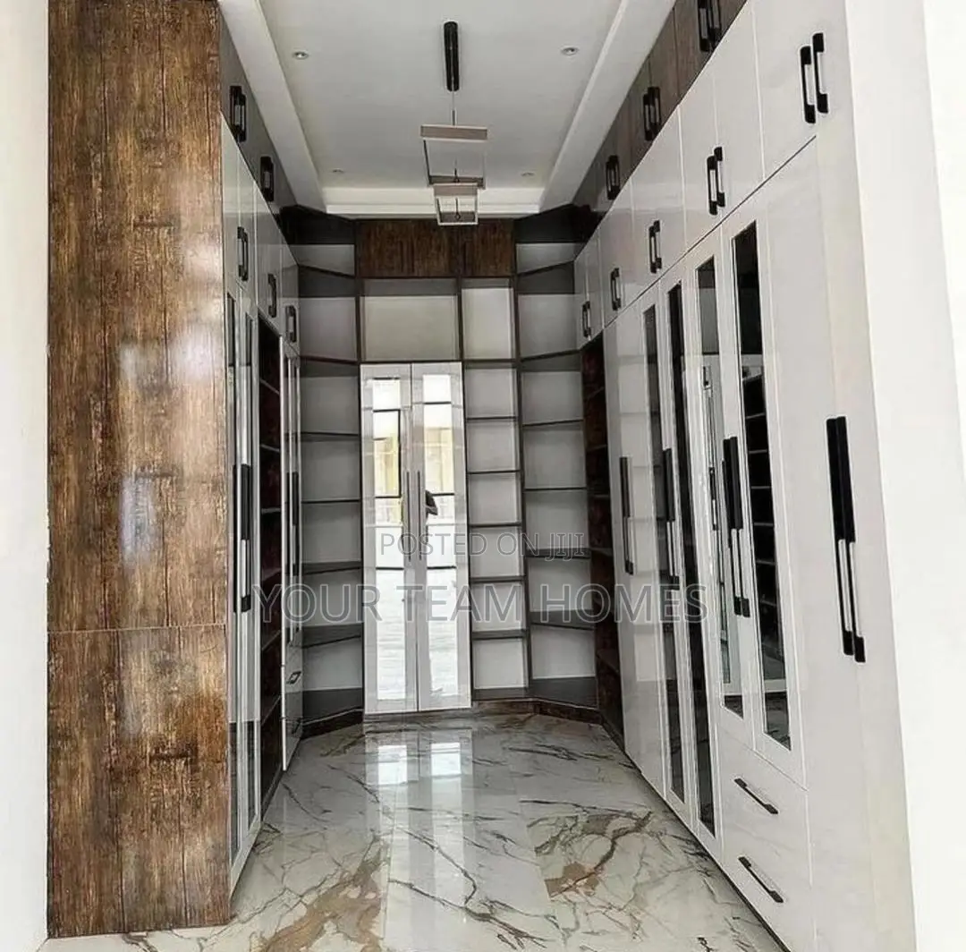 6bdrm Duplex in Asokoro for sale