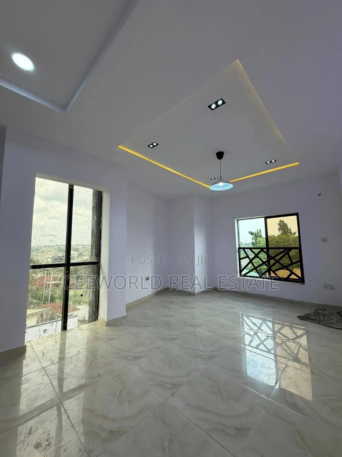 4bdrm Duplex in Alalubosa Gra for sale