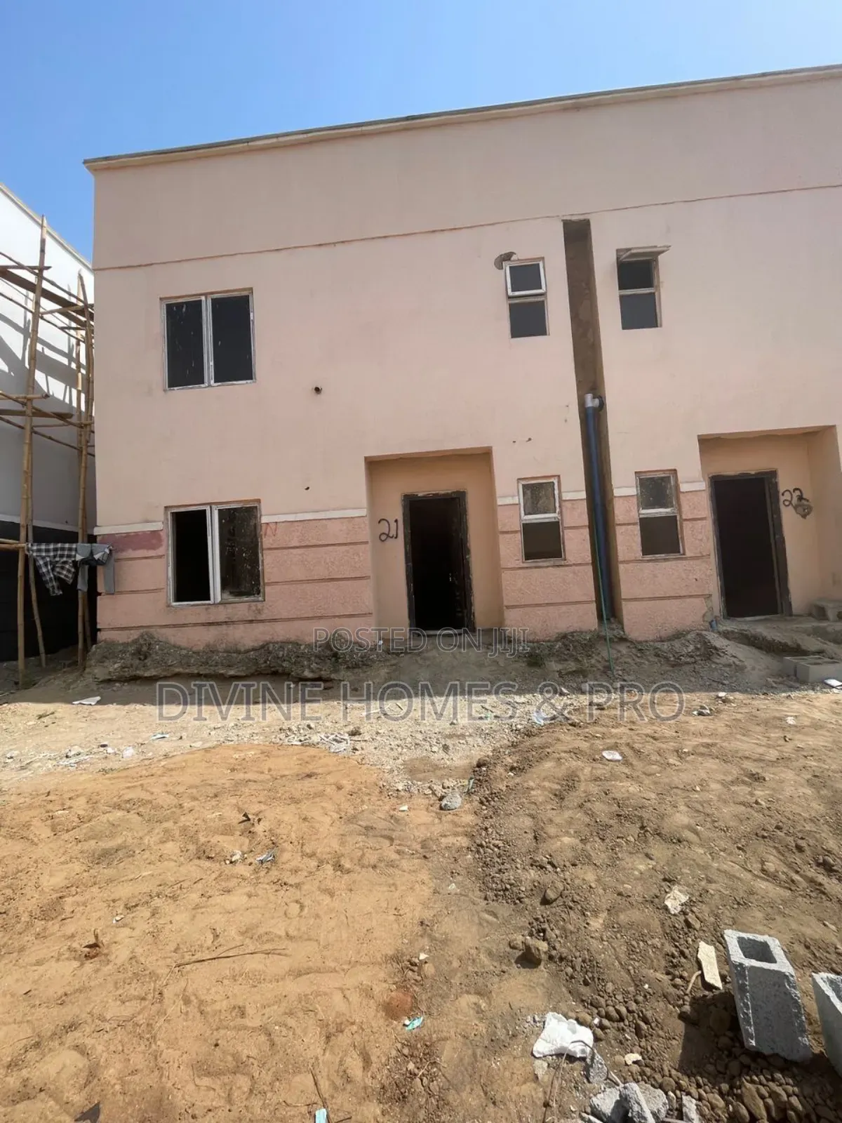 4bdrm Duplex in Life Camp for sale