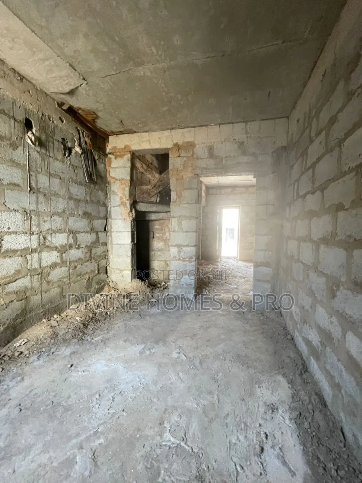 4bdrm Duplex in Life Camp for sale