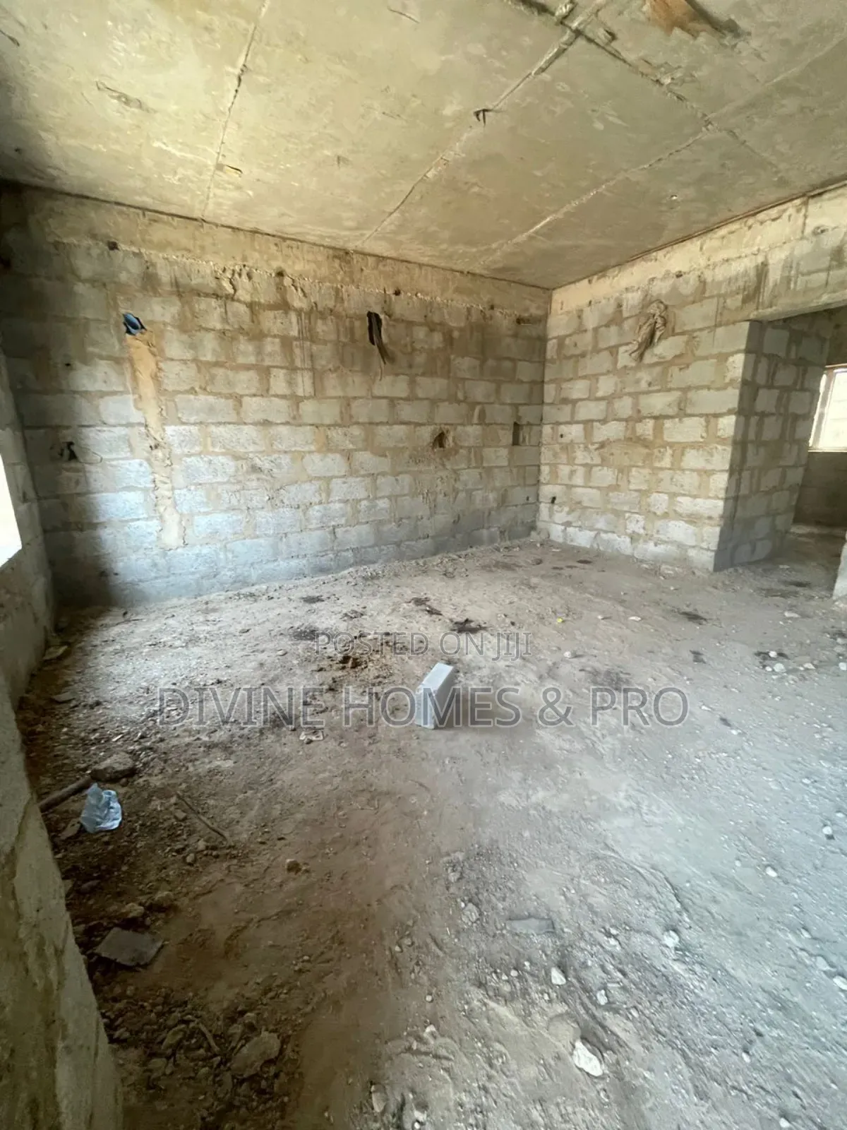 4bdrm Duplex in Life Camp for sale