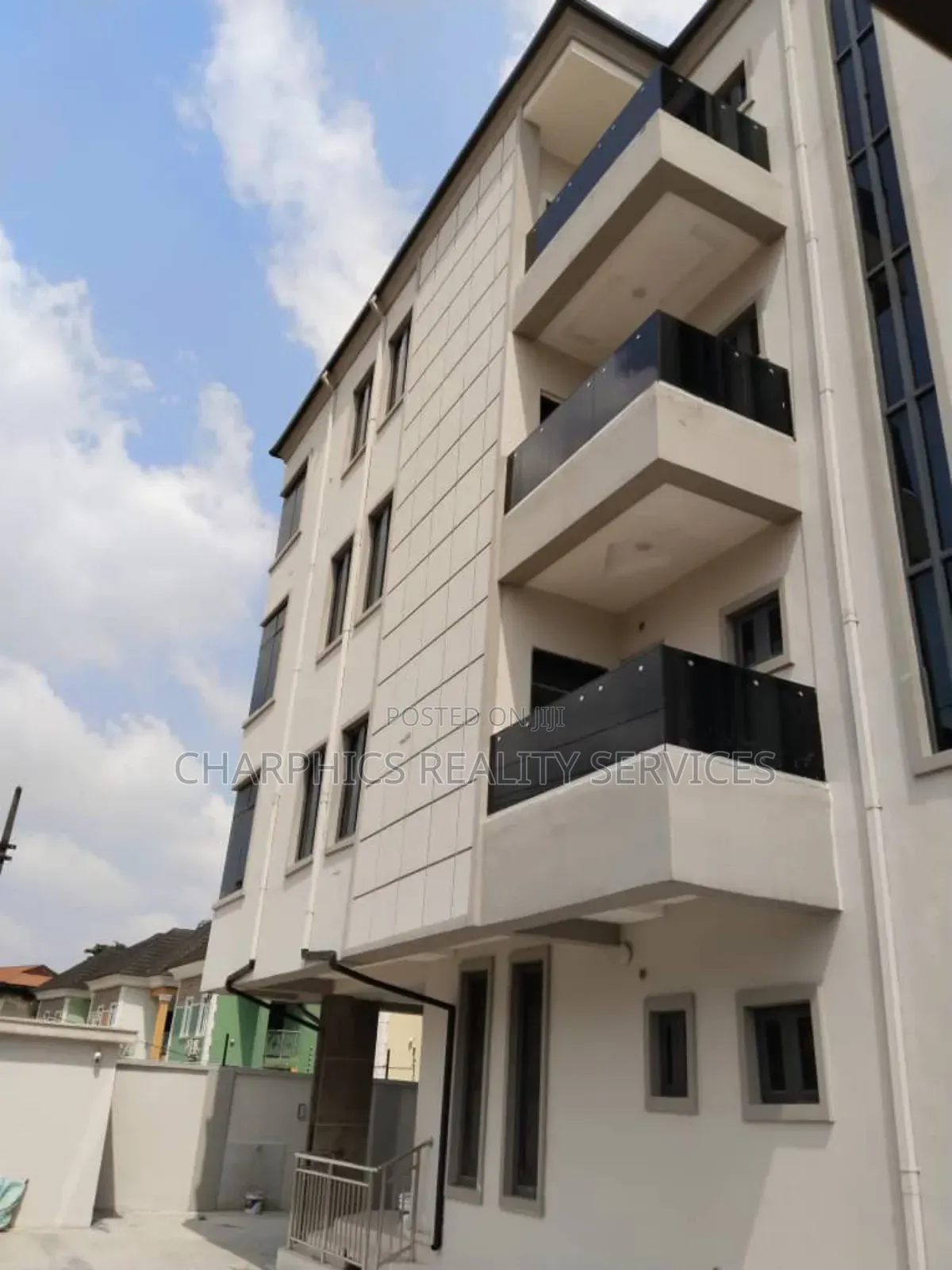 3bdrm Apartment in Ikeja GRA for rent