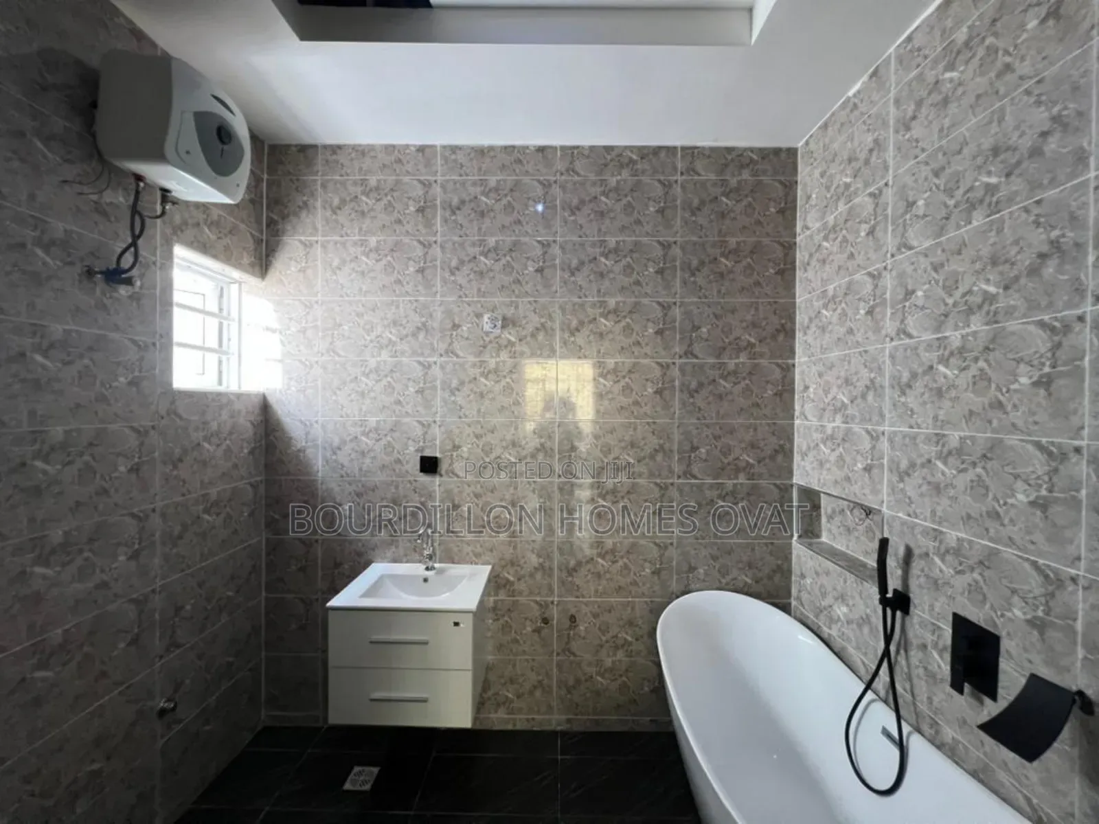 5bdrm Duplex in Osapa London Lekki for sale
