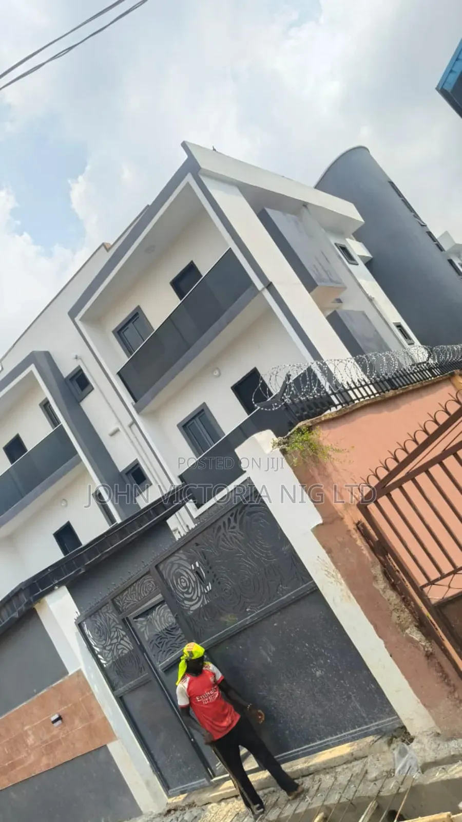 3bdrm Block of Flats in College Road Ogba, Ikeja for sale