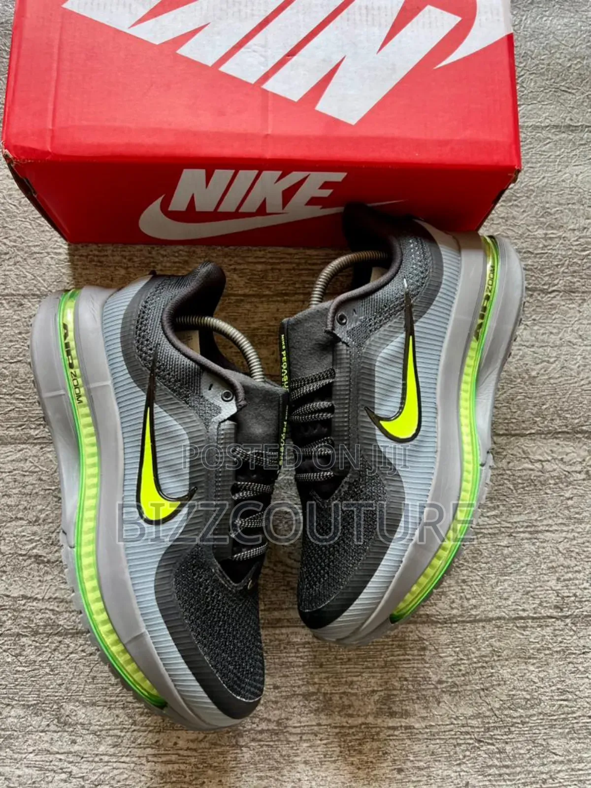 Original Nike Vomero 18 Sneakers Available In Store