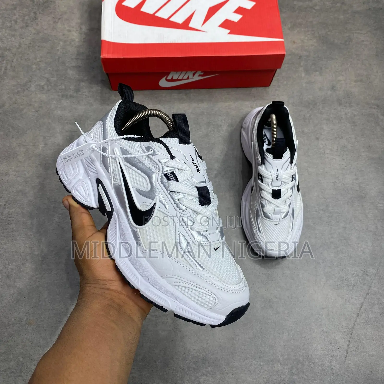 Nike V5 Runtekk White Black Sneakers