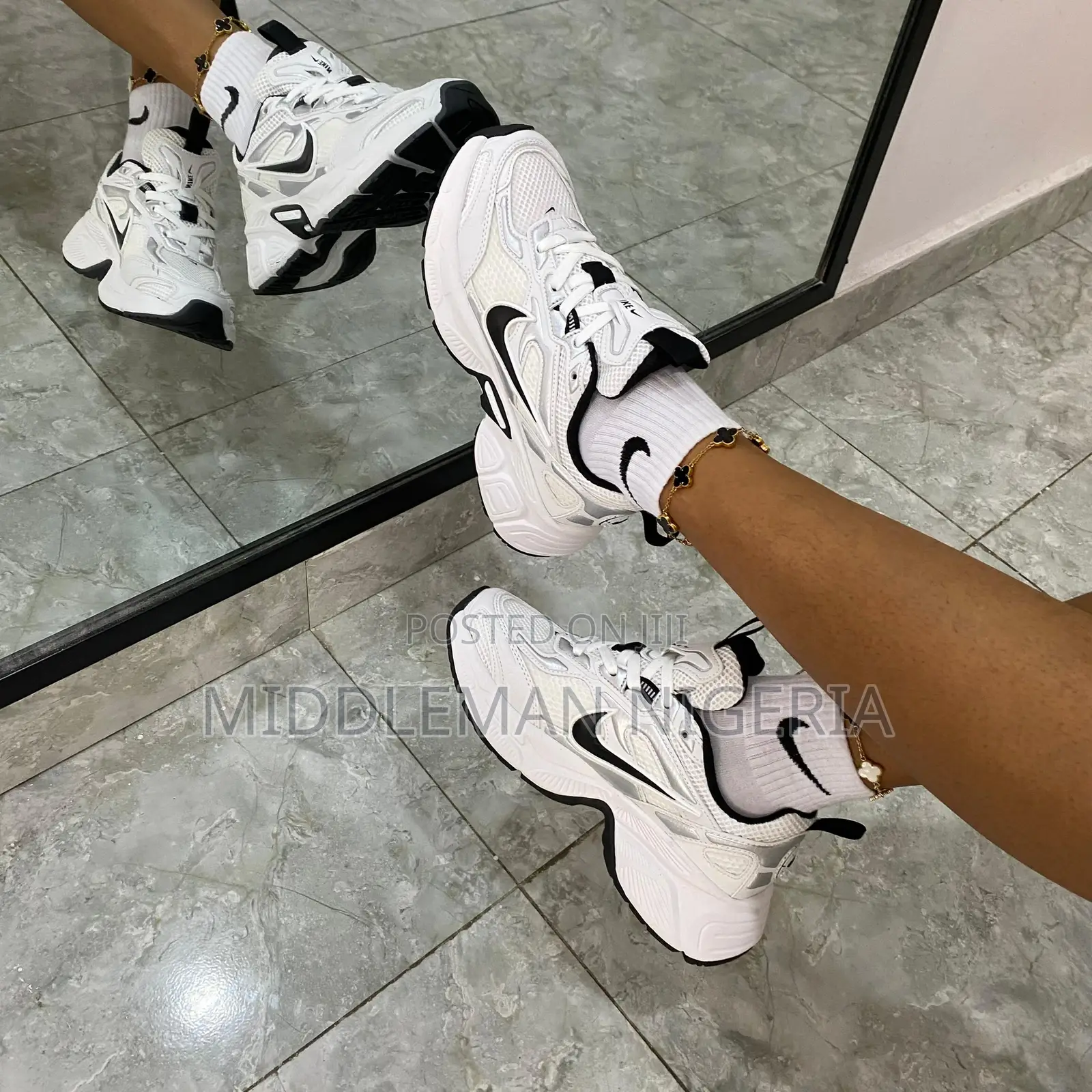 Nike V5 Runtekk White Black Sneakers