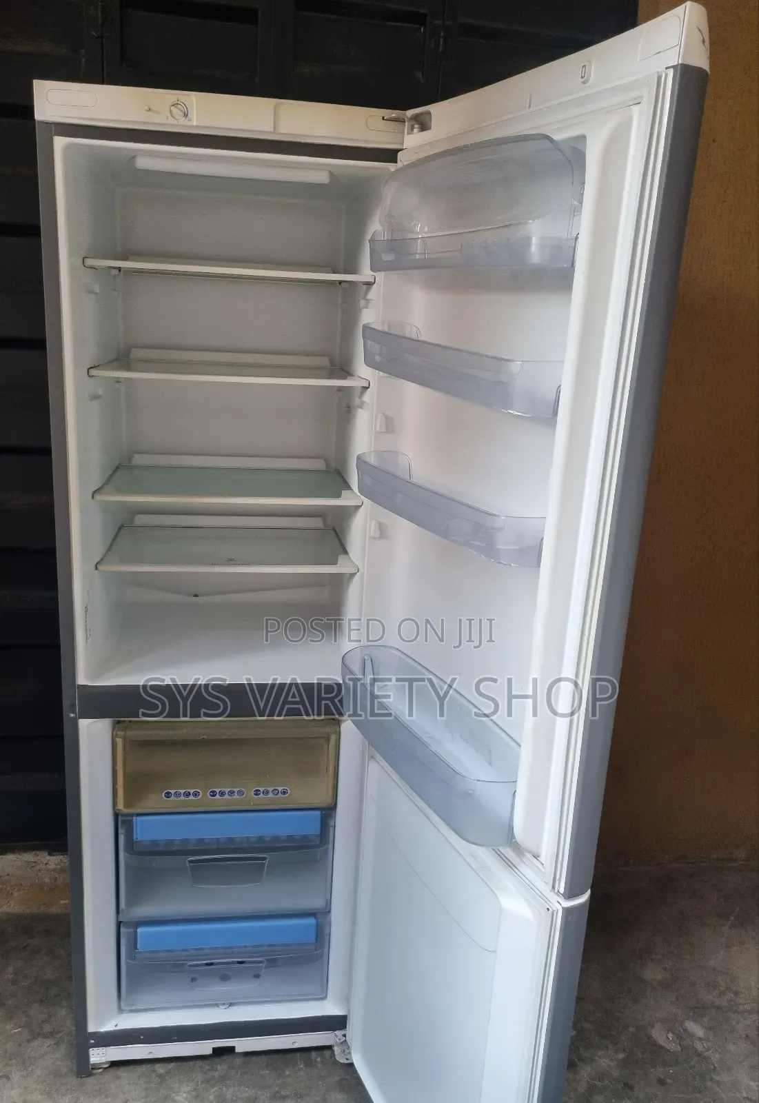 Indesit Double Door Refrigerator 334l