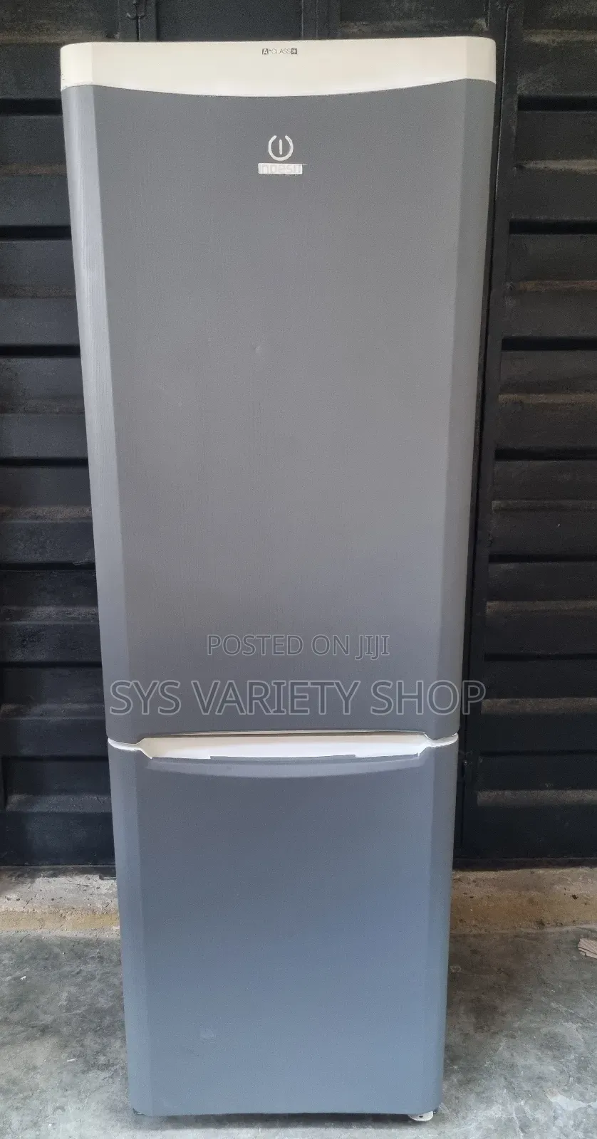 Indesit Double Door Refrigerator 334l