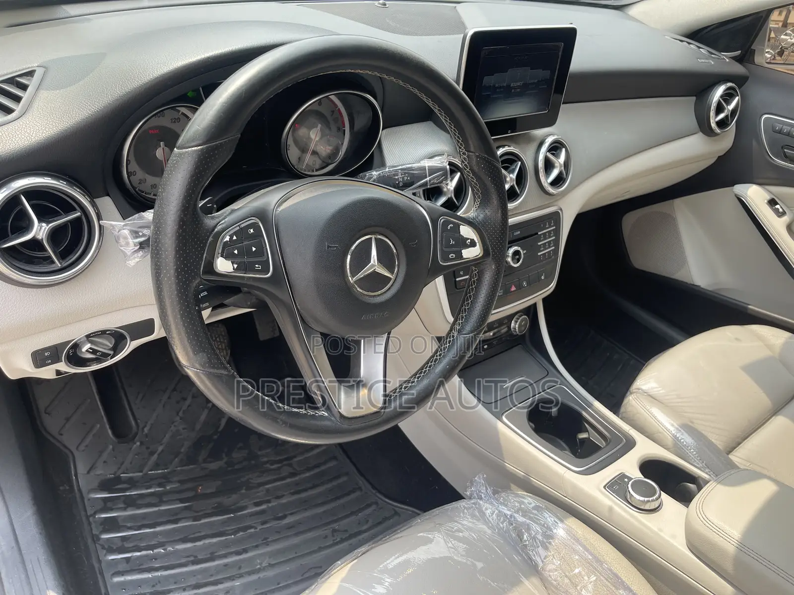 Mercedes-Benz GLA 250 2017 Silver