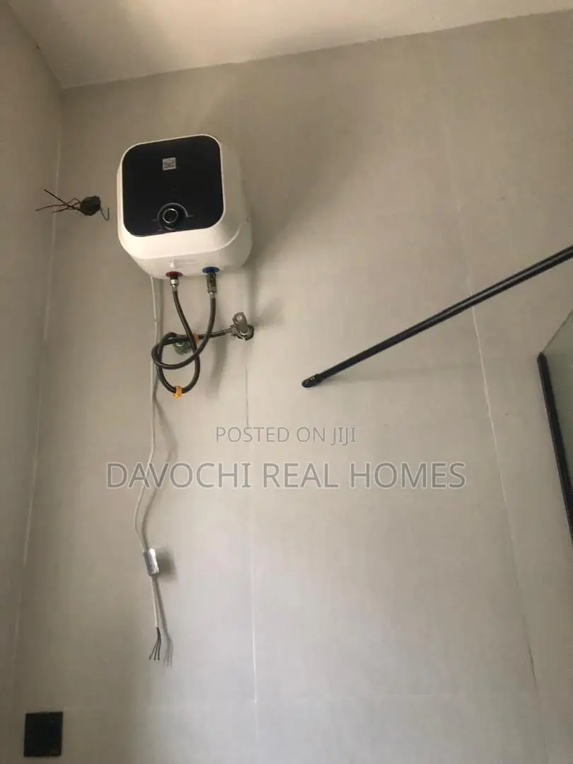 5bdrm Apartment in Osapa London for sale