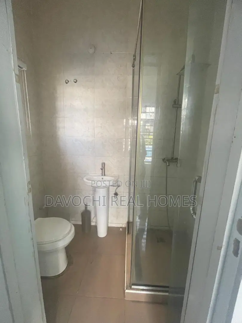 3bdrm Apartment in Conservative Road, Chevron for rent