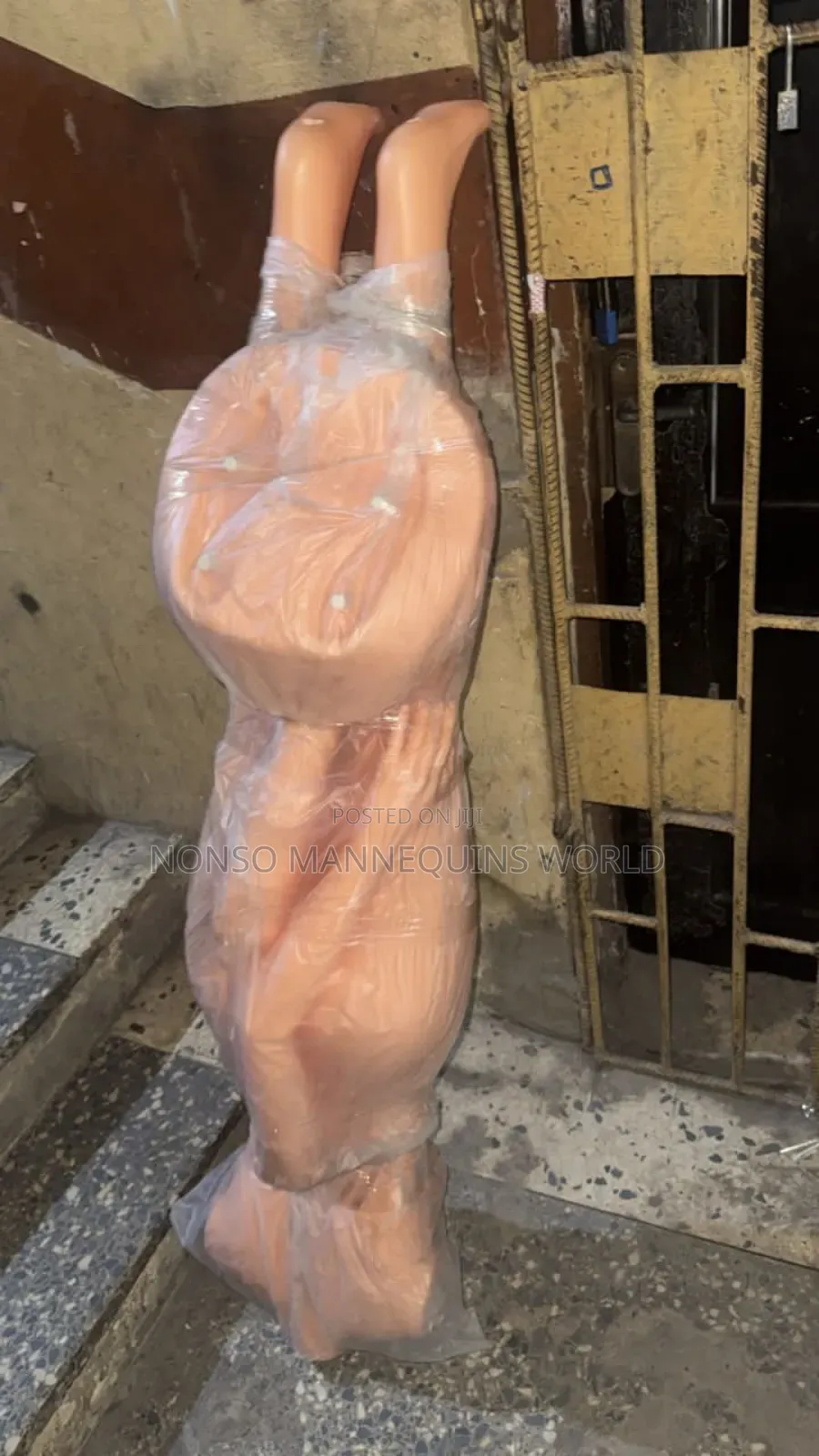 Female Plastic Size 10 Headless Detachable Hands Mannequin