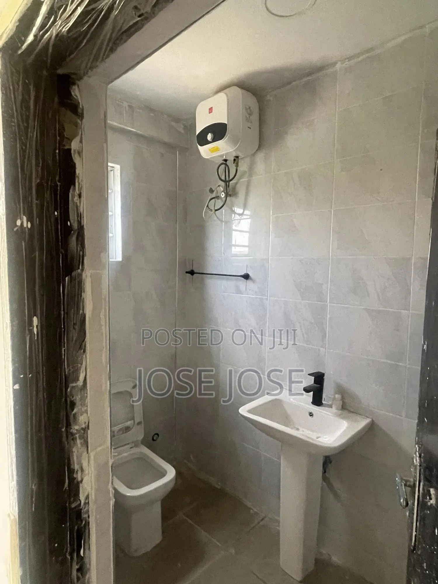 Furnished 3bdrm Block of Flats in Ask Agent, Idu Industrial for rent
