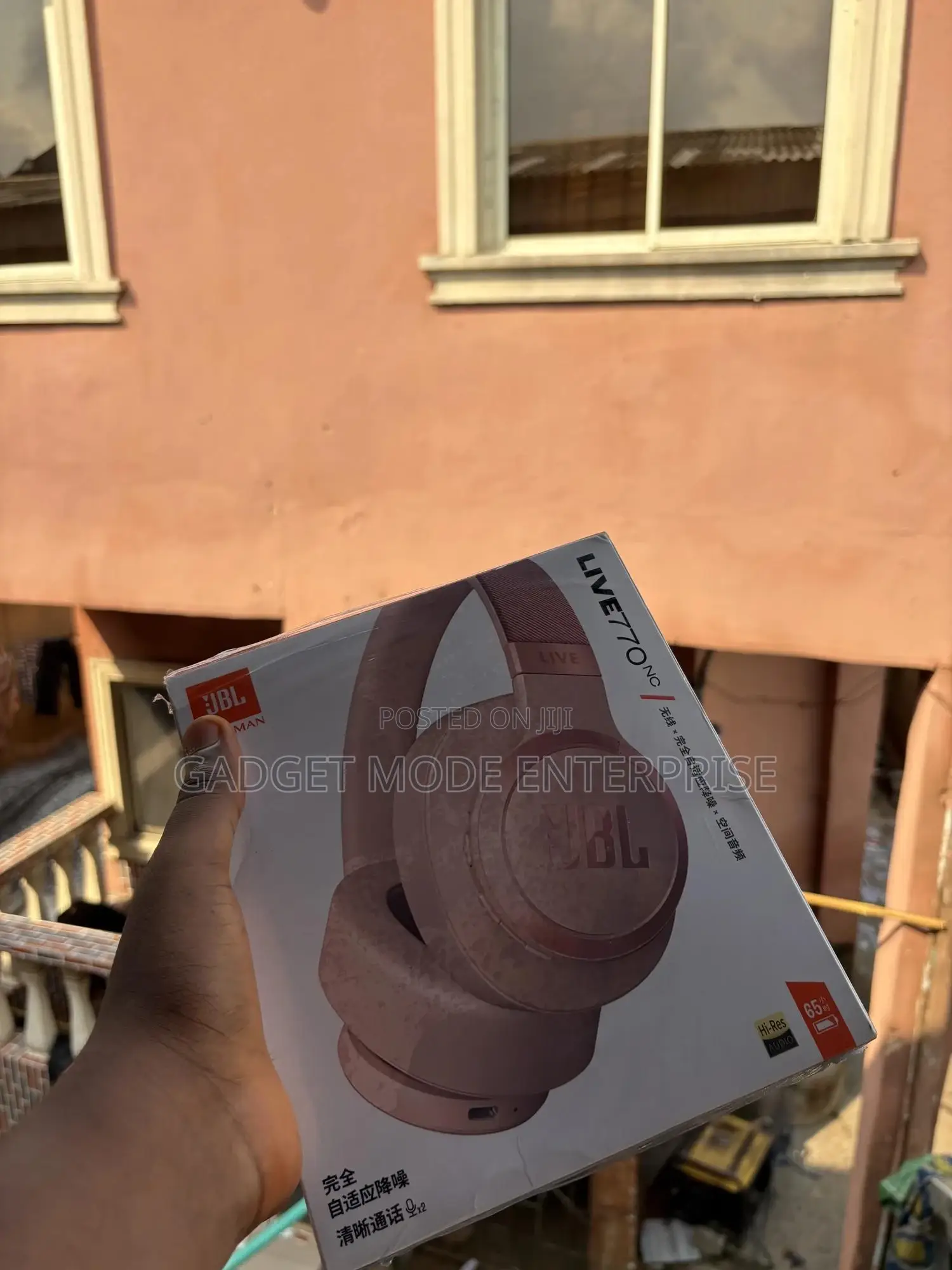 JBL Live 770nc Noise Canceling Headphone