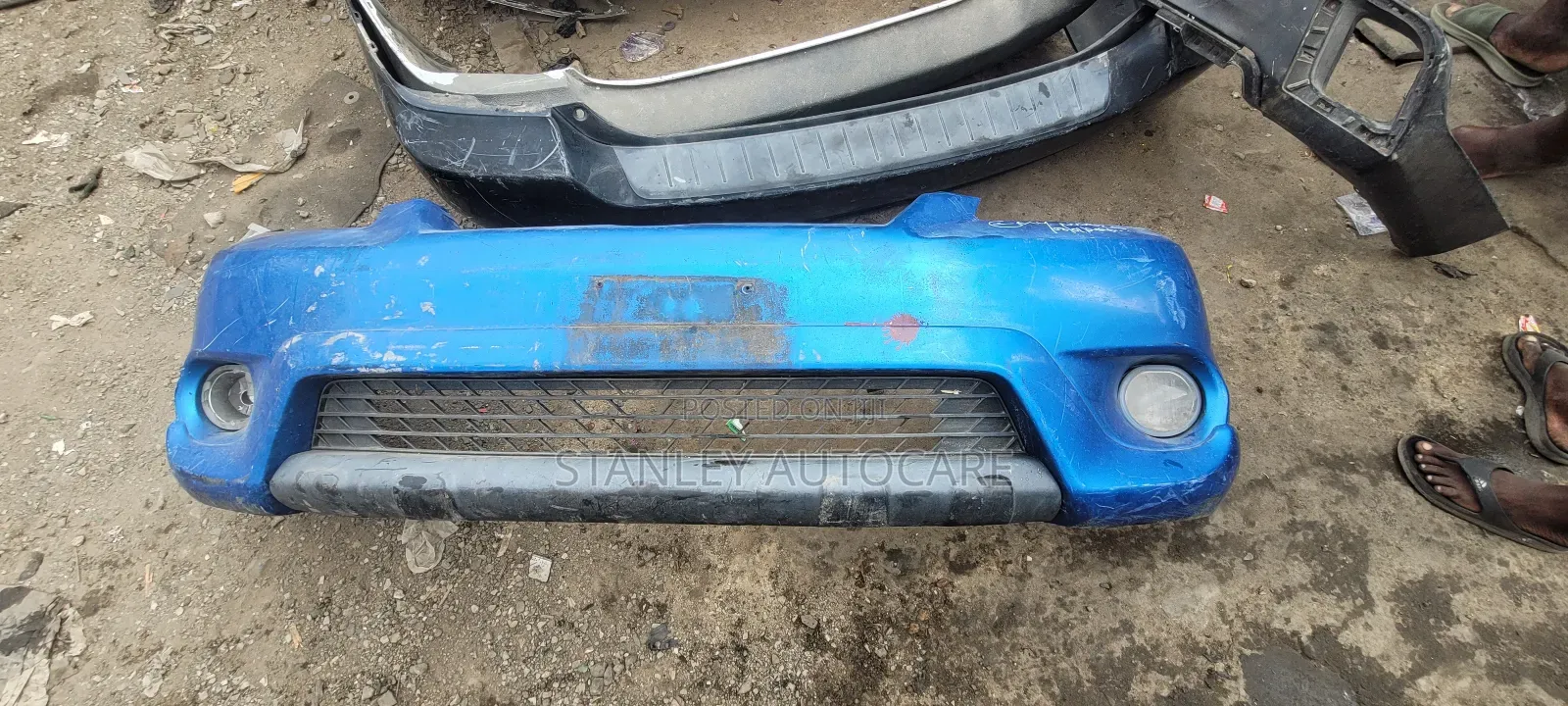 Front Bumper Matrix 2008