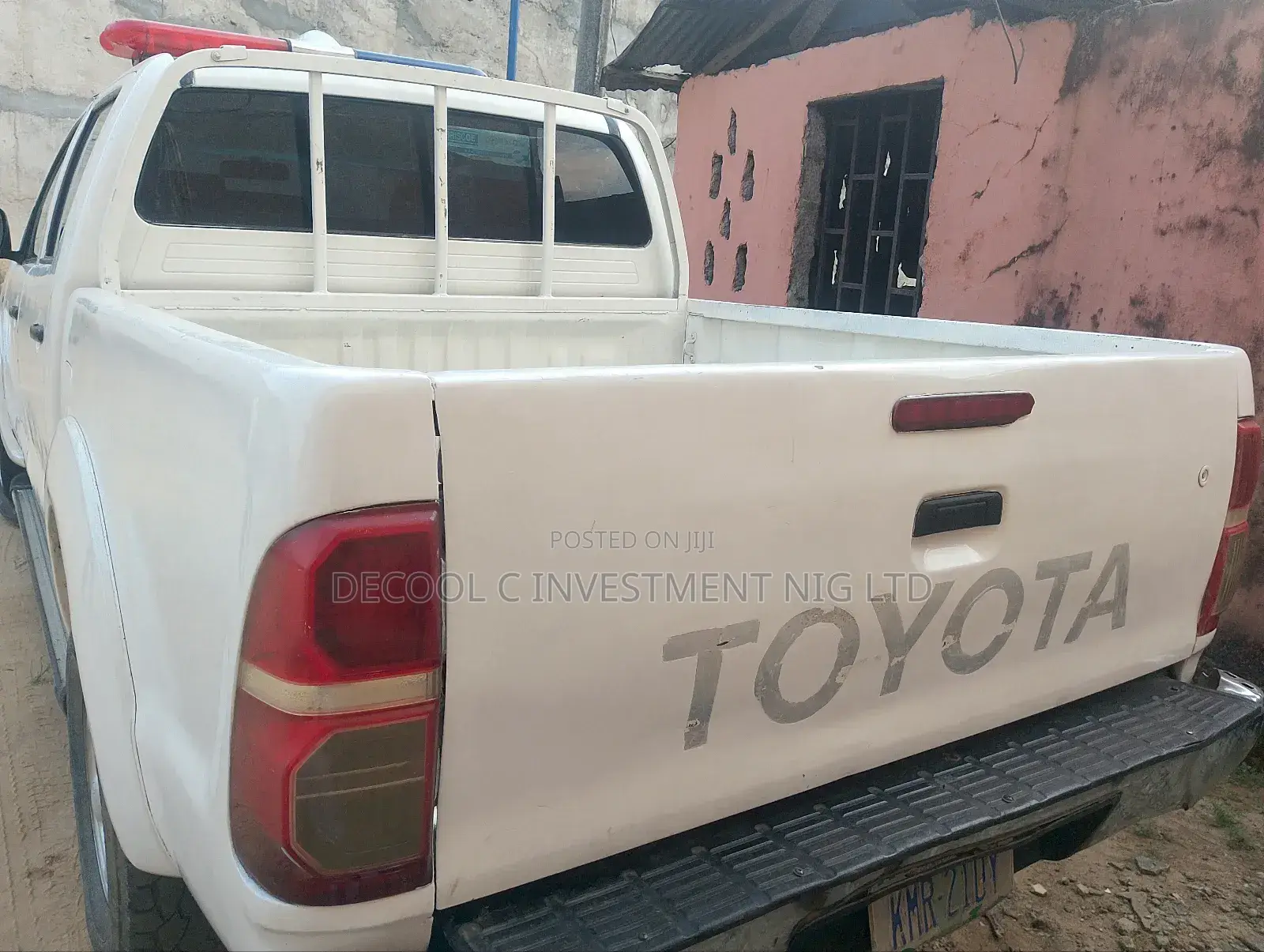 Toyota Hilux 2.5 D-4D 4X4 SRX 2012 White