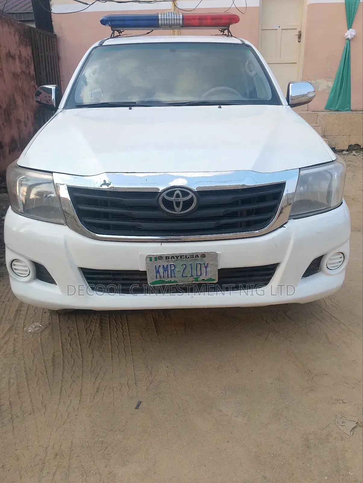 Toyota Hilux 2.5 D-4D 4X4 SRX 2012 White