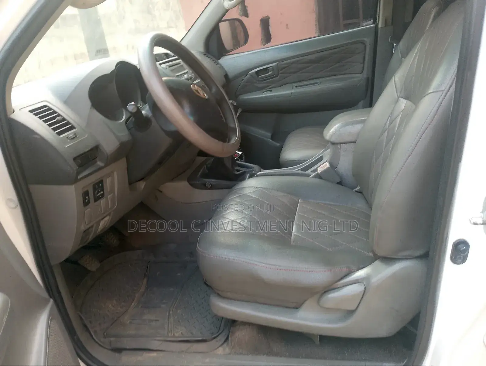 Toyota Hilux 2.5 D-4D 4X4 SRX 2012 White