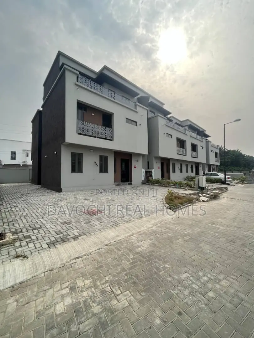 4bdrm Duplex in Lekki Conservative for rent
