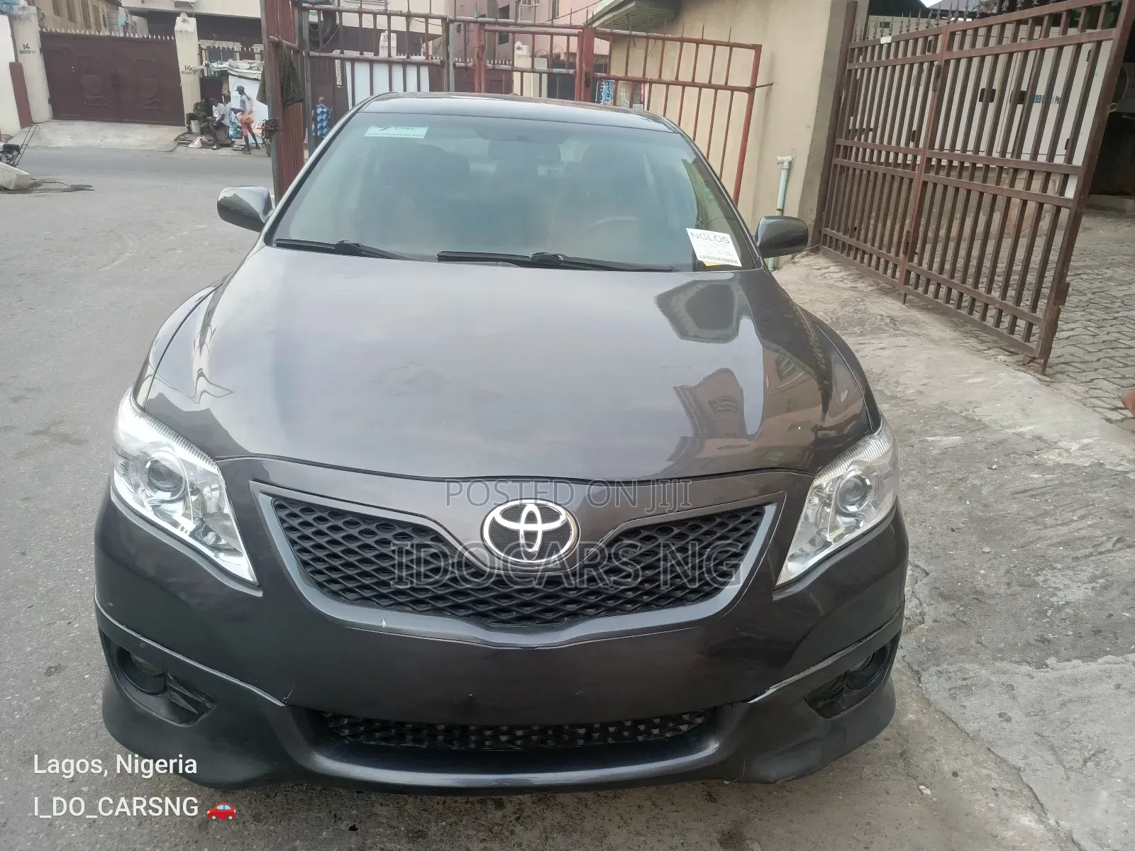 Toyota Camry SE 4dr Sedan (2.5L 4cyl 6AM) 2010 Gray