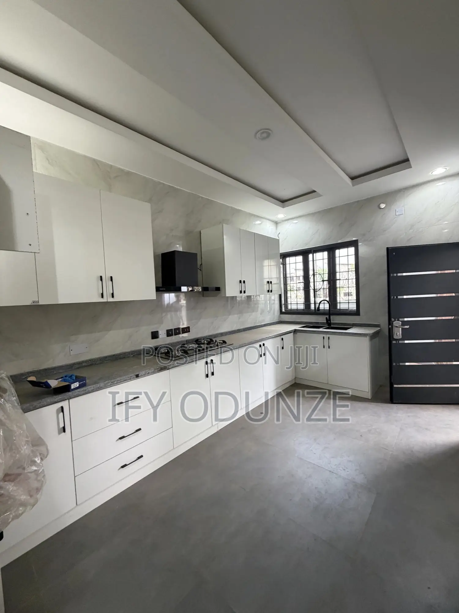 4bdrm Townhouse / Terrace in Wuye for rent