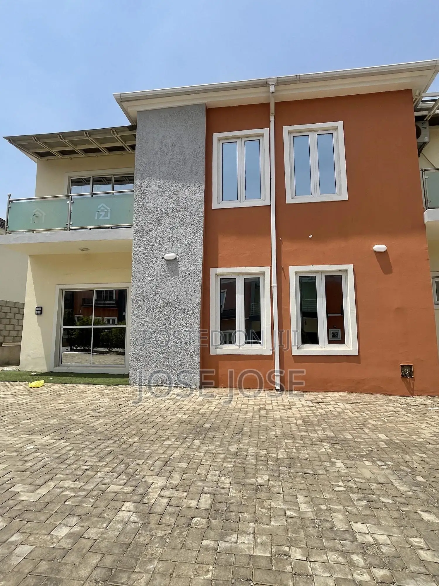 Furnished 4bdrm Duplex in Ask, Idu Industrial for sale