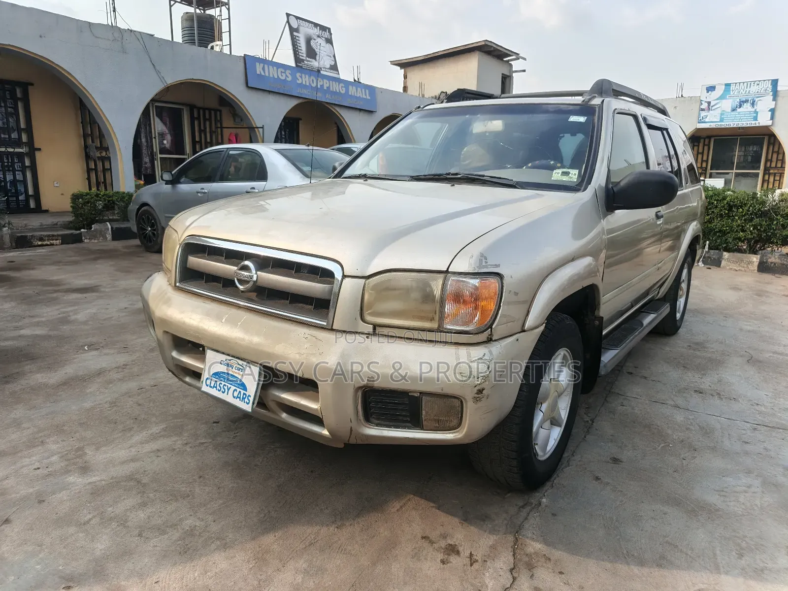 Nissan Pathfinder SE AWD SUV (3.5L 6cyl 4A) 2002 Gold