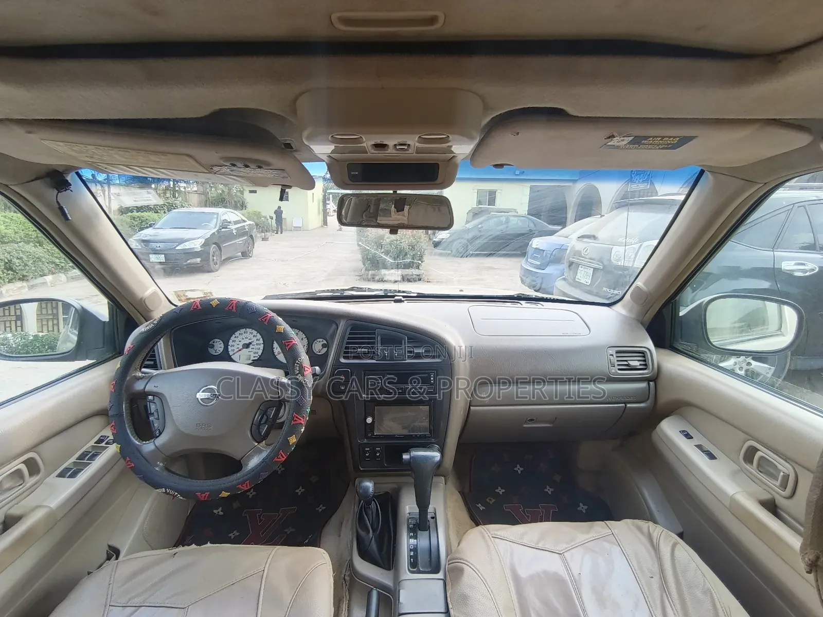 Nissan Pathfinder SE AWD SUV (3.5L 6cyl 4A) 2002 Gold
