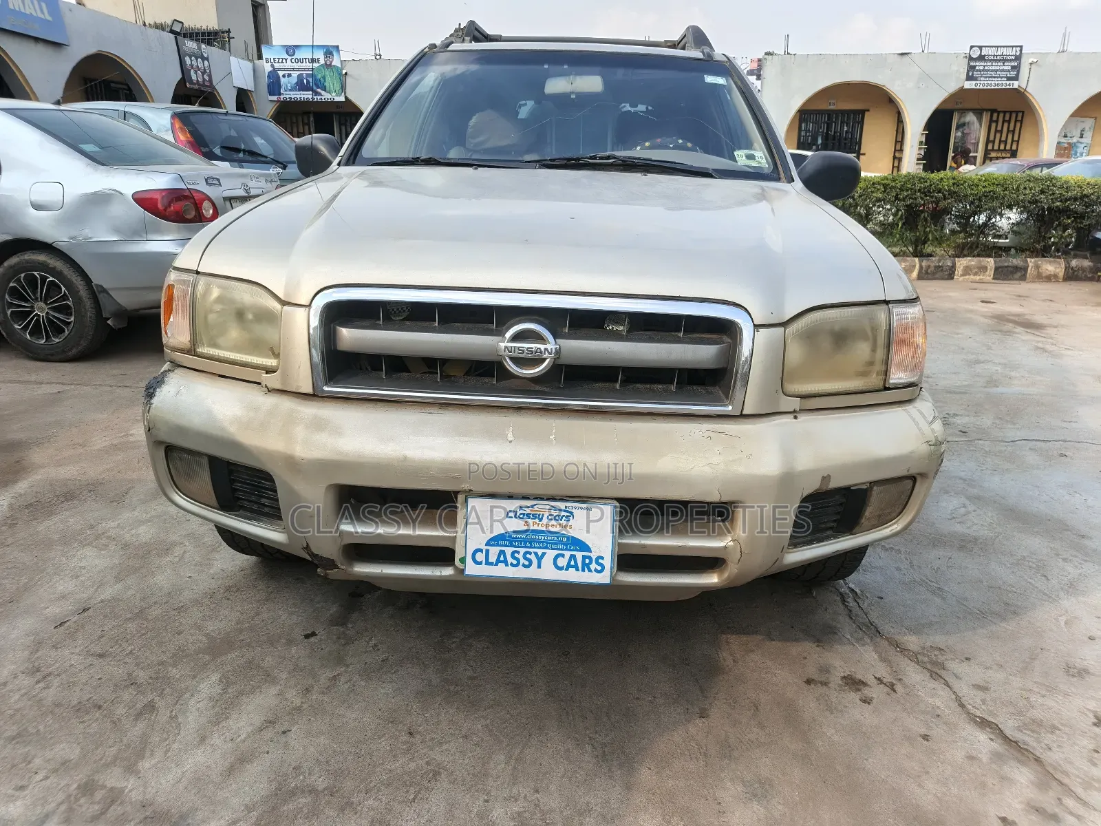 Nissan Pathfinder SE AWD SUV (3.5L 6cyl 4A) 2002 Gold