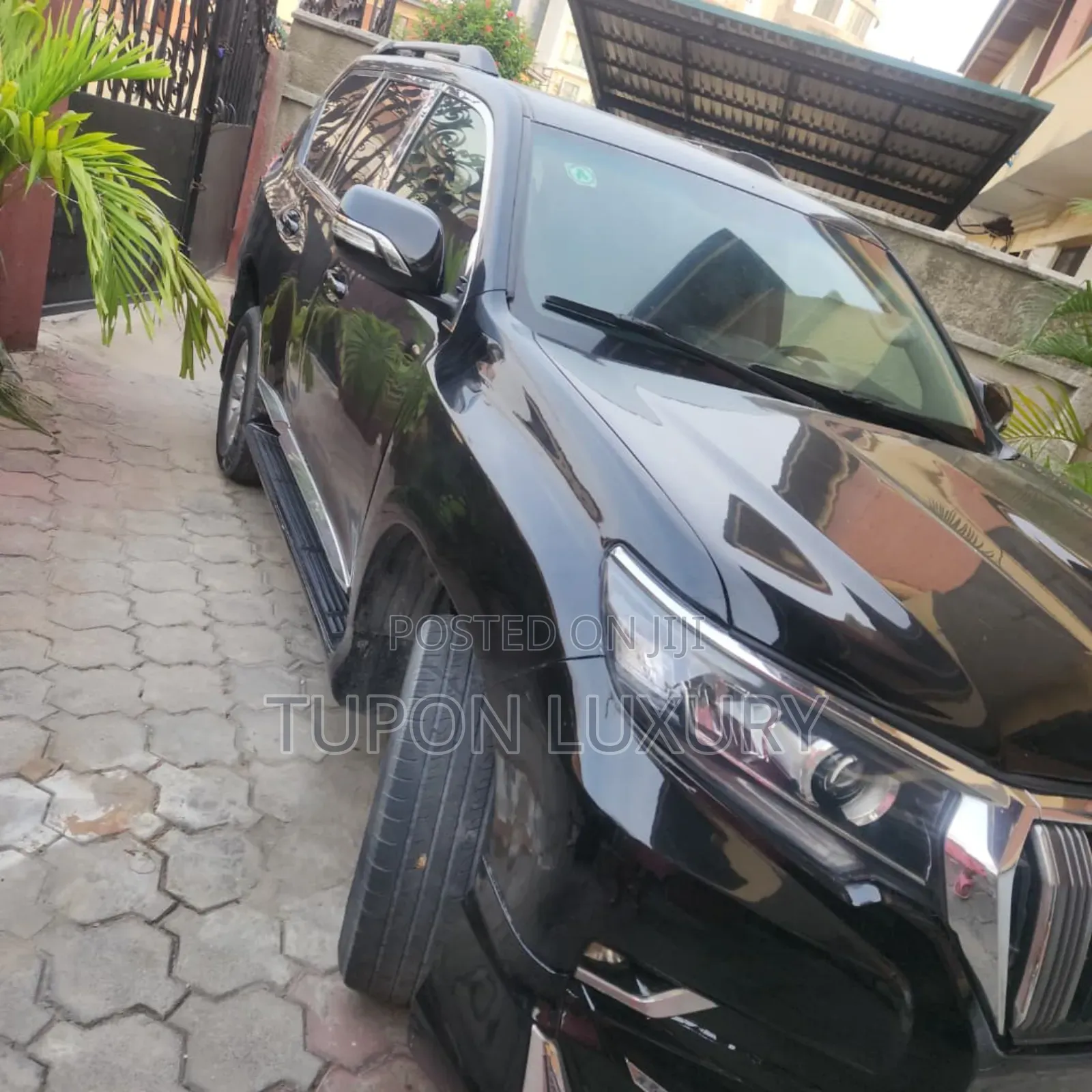 Toyota Land Cruiser VXR V857