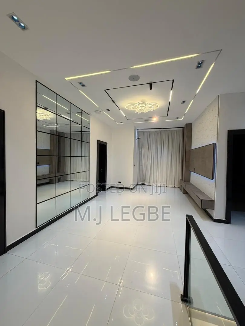 5bdrm Duplex in Chevron, Lekki for sale