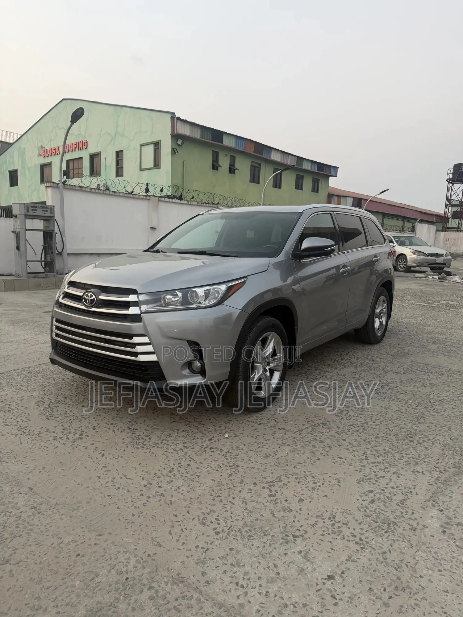Toyota Highlander XLE 4dr SUV AWD (3.5L 6cyl 6A) 2015 Silver