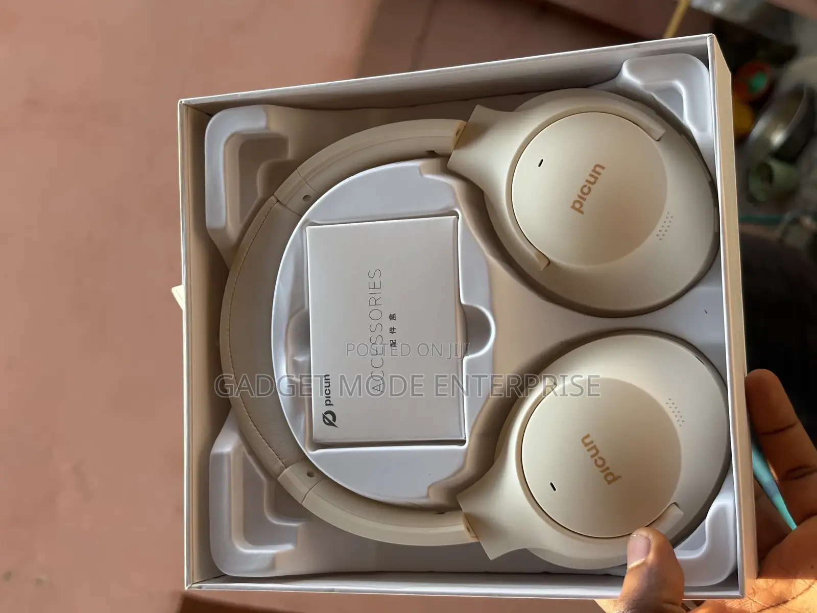 Picun Anc-O5l Affordable Noise Cancelling and Wireless Headphone