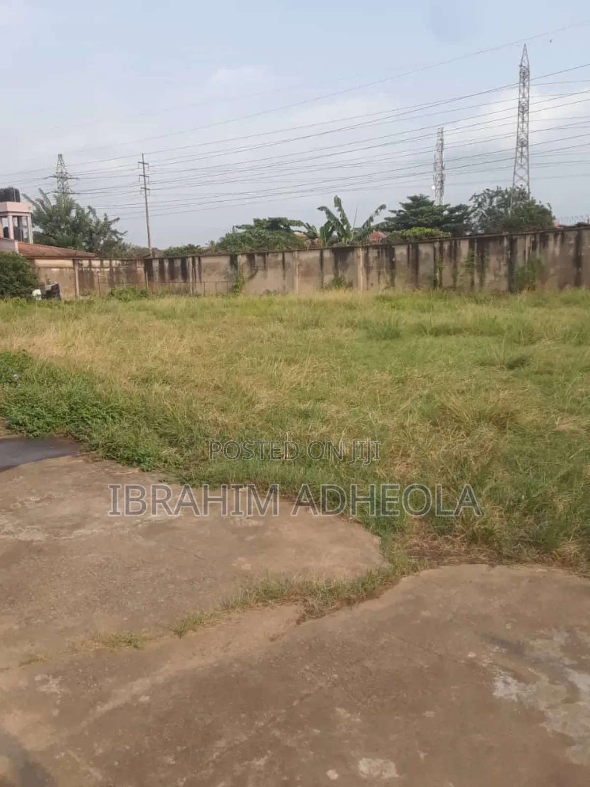 Land in a Gated Close Measuring 800sqm