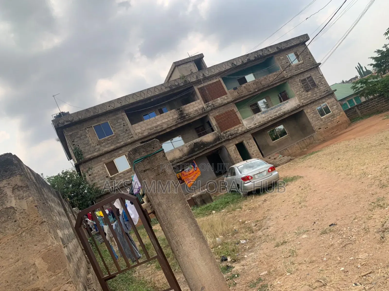 18bdrm Block of Flats in Bodija, Ibadan for sale