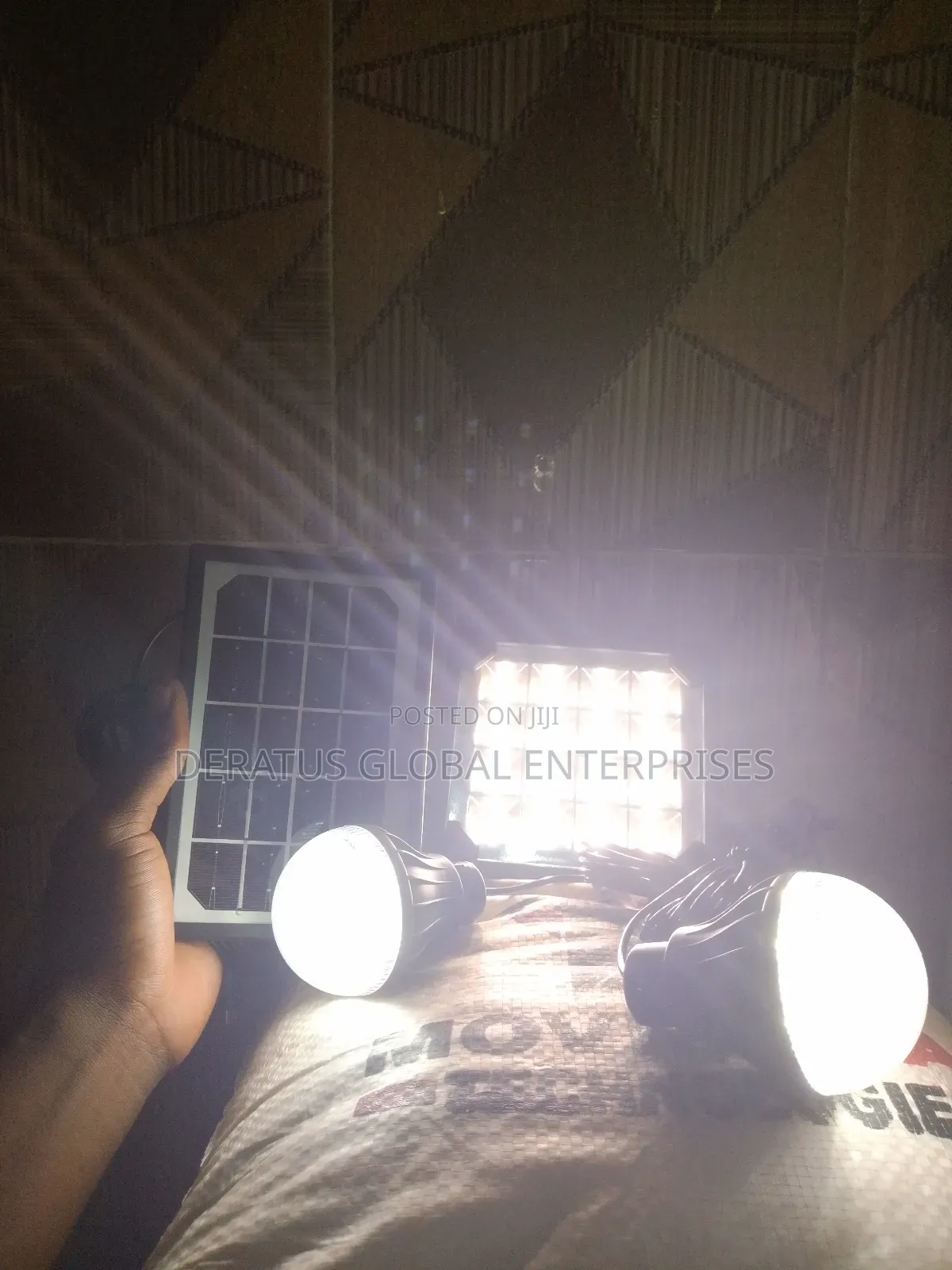 Solar Energy Lamp With 2 Bulbs and Solar Panel