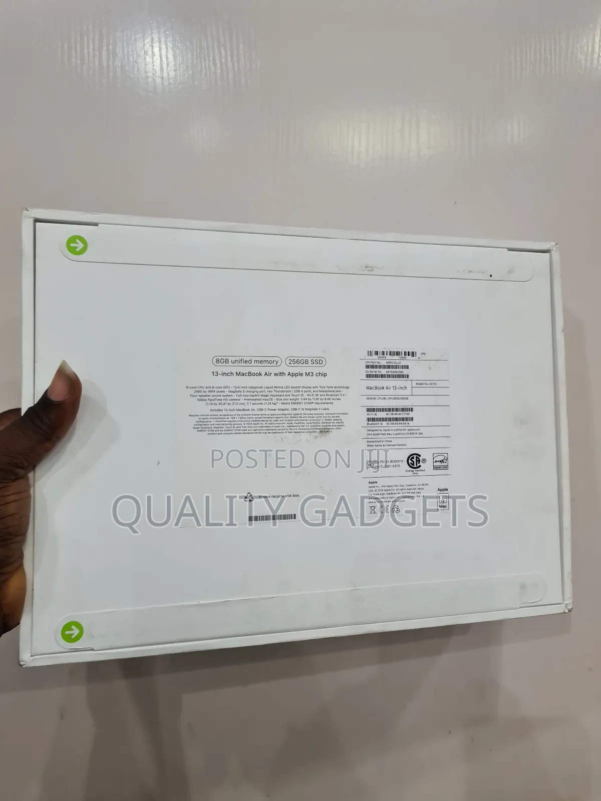 New Laptop Apple MacBook Air 2024 M3 13-Inch 8GB Apple M3 SSD 256GB
