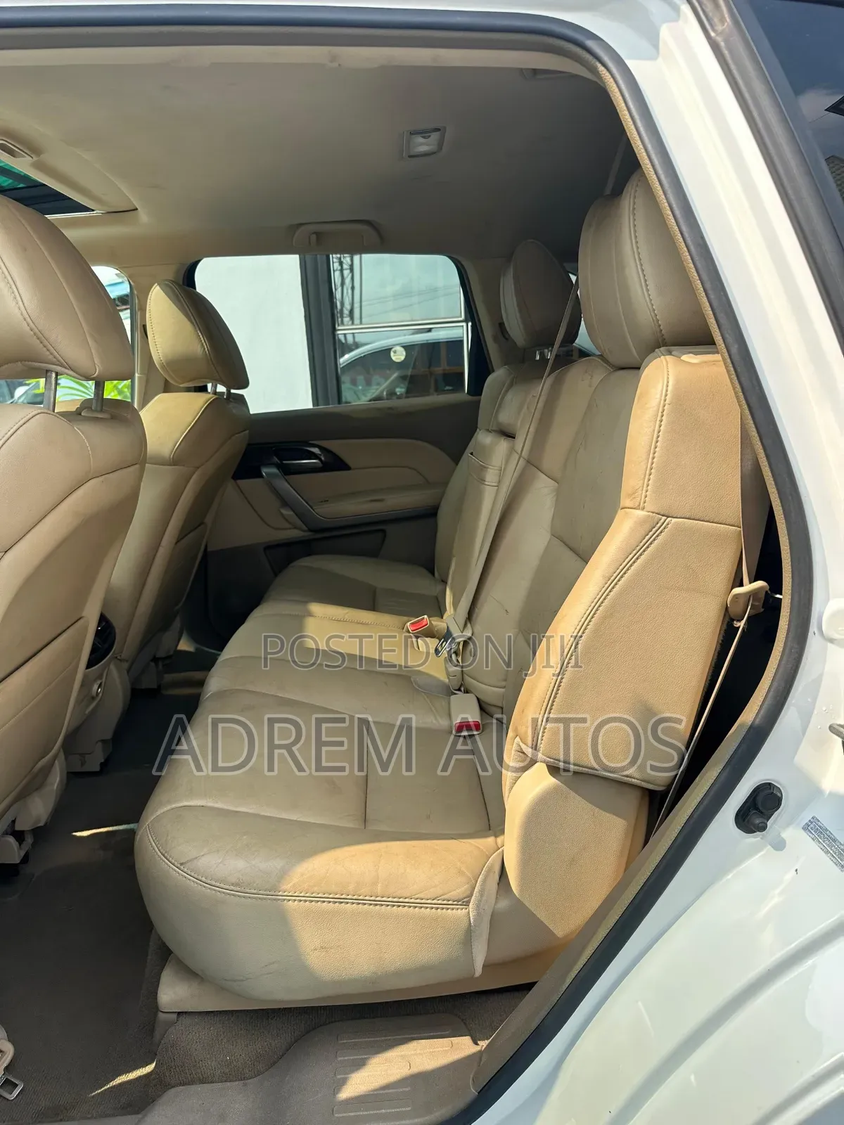 Acura MDX SUV 4dr AWD (3.7L 6cyl 6A) 2011 White