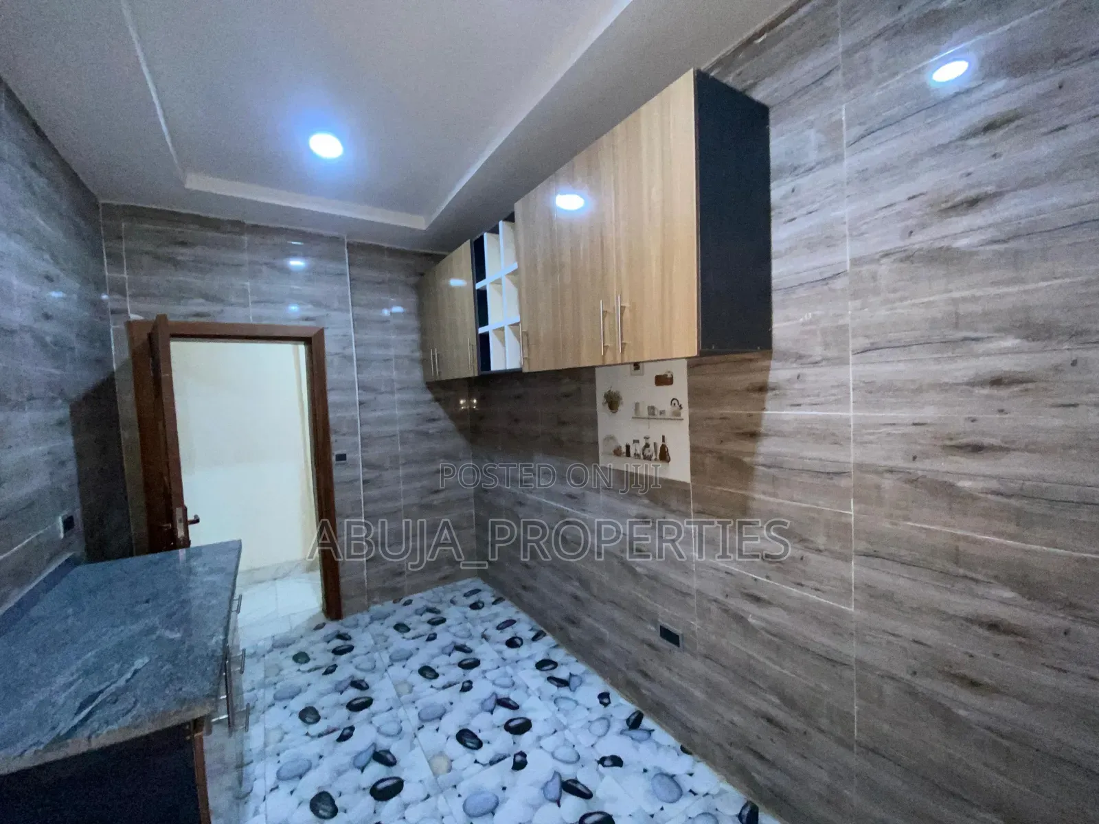 4bdrm Duplex in Gwarinpa for sale
