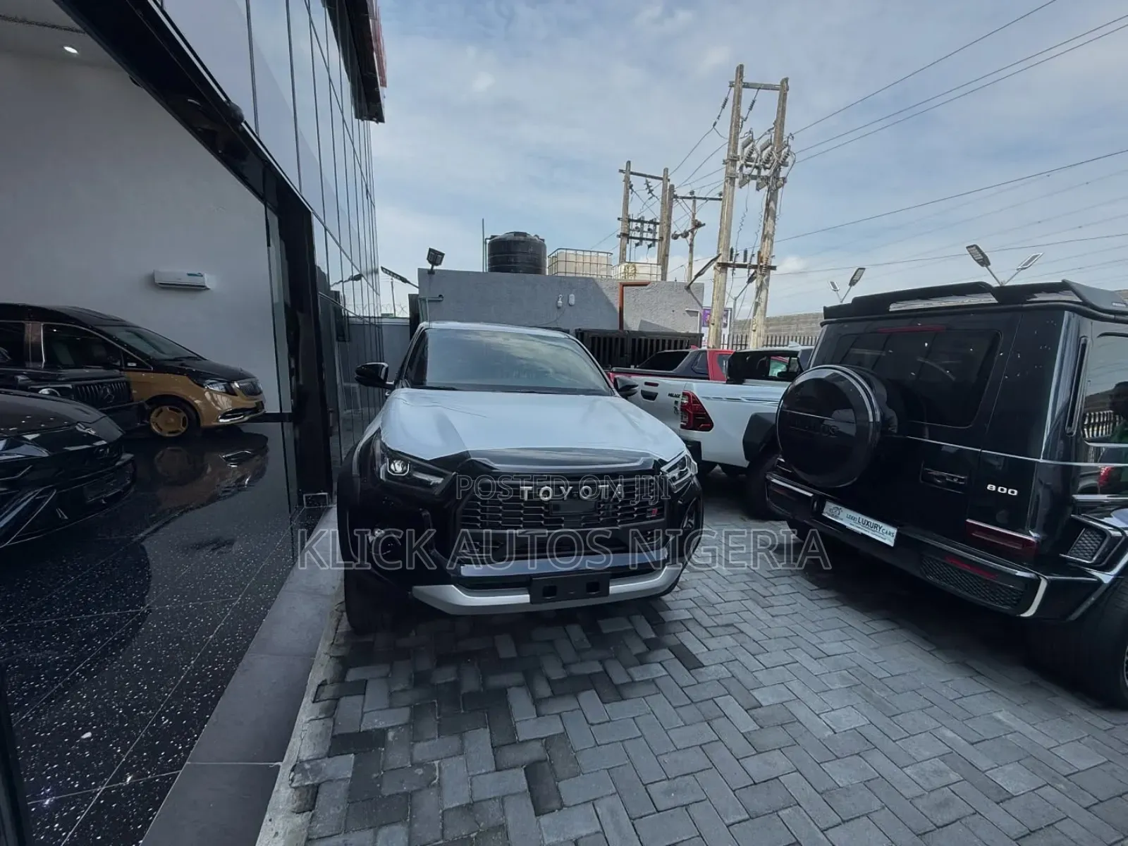 New Toyota Hilux 2025 Black